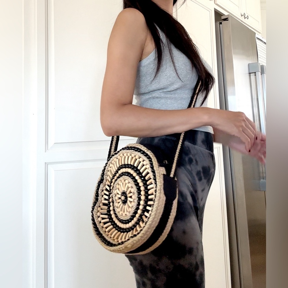 Stylish Studio Collection Wood Bead Woven Round Crossbody Bag - Picture 11 of 13